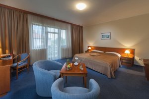 APRIL HOTEL PANORAMA
