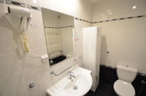 HOTEL AURA PRAHA design & garden wellness pool