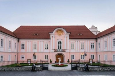 Zámek Hrádek, s.r.o.