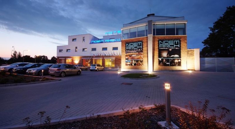 Noem Arch Restaurant & Design Hotel