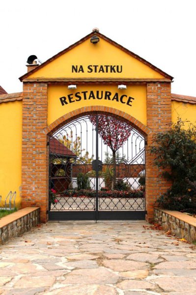 HOTEL *** RESTAURANT Na statku