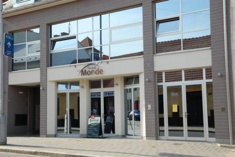 Hotel Monde