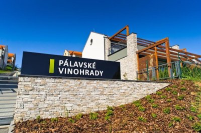 Pálavské vinohrady a Apollon Resort Lednice