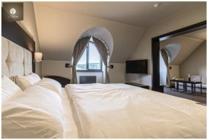 **** HOTEL VICTORY