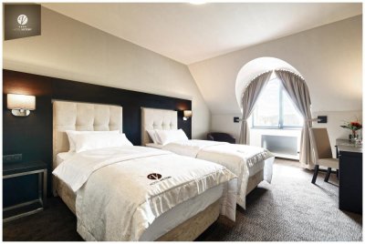 **** HOTEL VICTORY