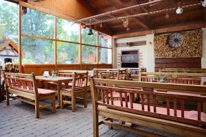 COUNTRY SALOON Beňovy STEAK - RESTAURANT - PENZION