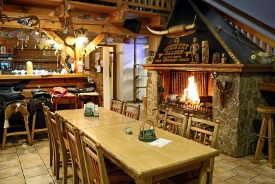 COUNTRY SALOON Beňovy STEAK - RESTAURANT - PENZION
