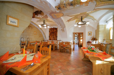 Restaurace a penzion Kovárna