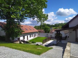 Statek Český dvůr