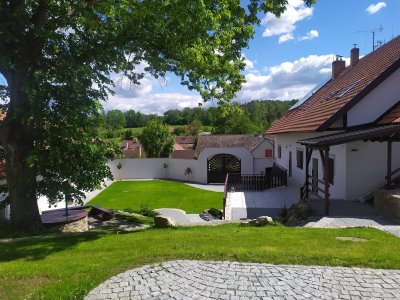 Statek Český dvůr