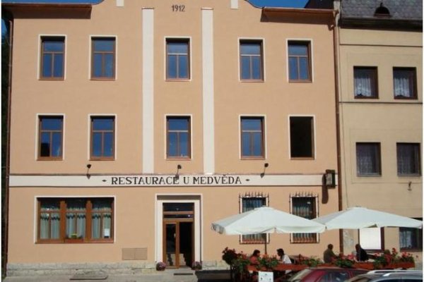 Restaurace U Medvěda -Roubenka Stárkov